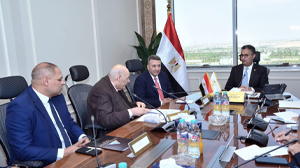 وزير التموين يتابع مع رئيس الشعبة العامة للمخابز انتظام عمل منظومة الخبز البلدي المدعم